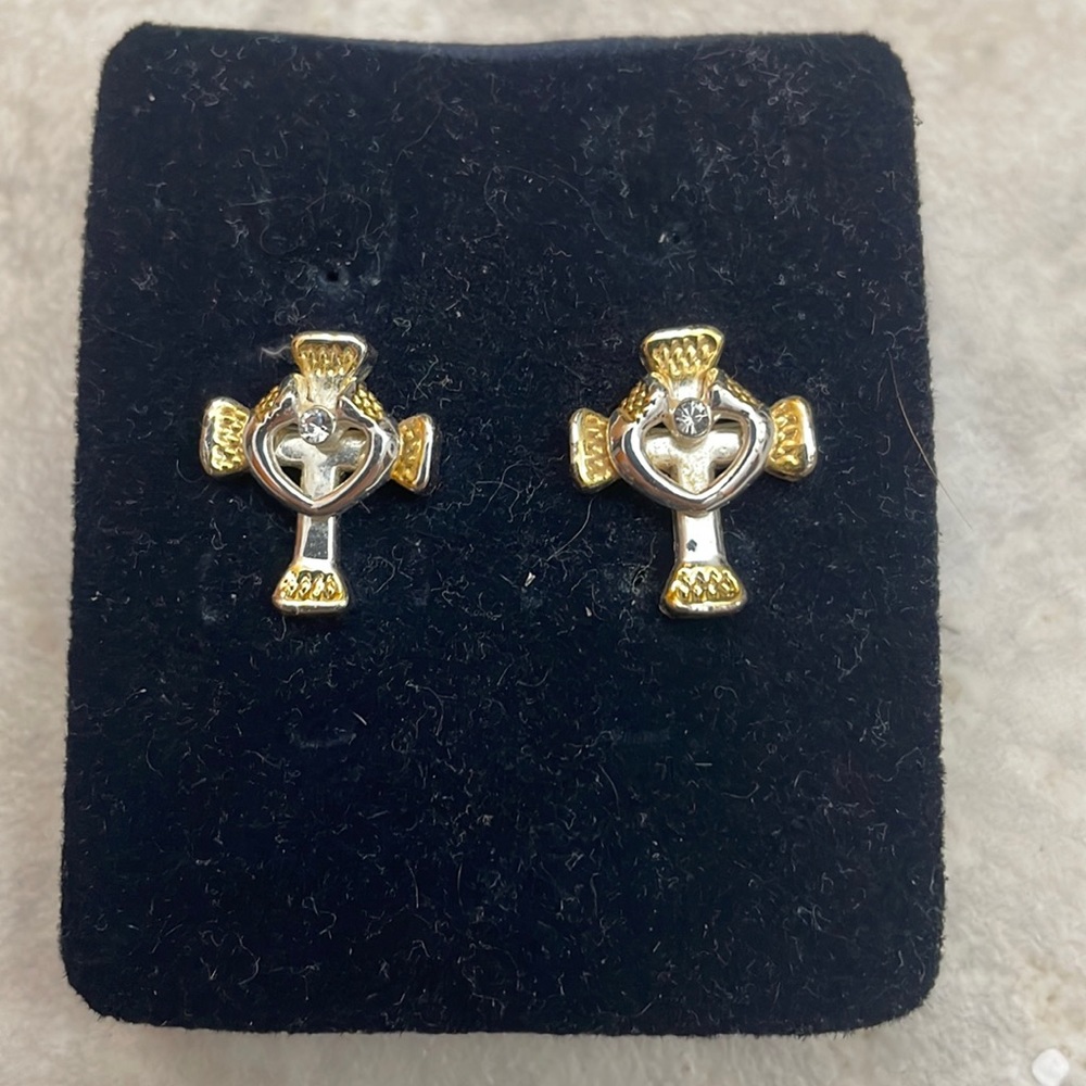 Cross my Heart Earrings